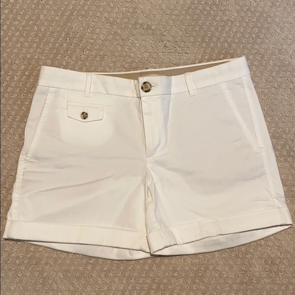 NWT White Banana Republic Chino Shorts, Size 6